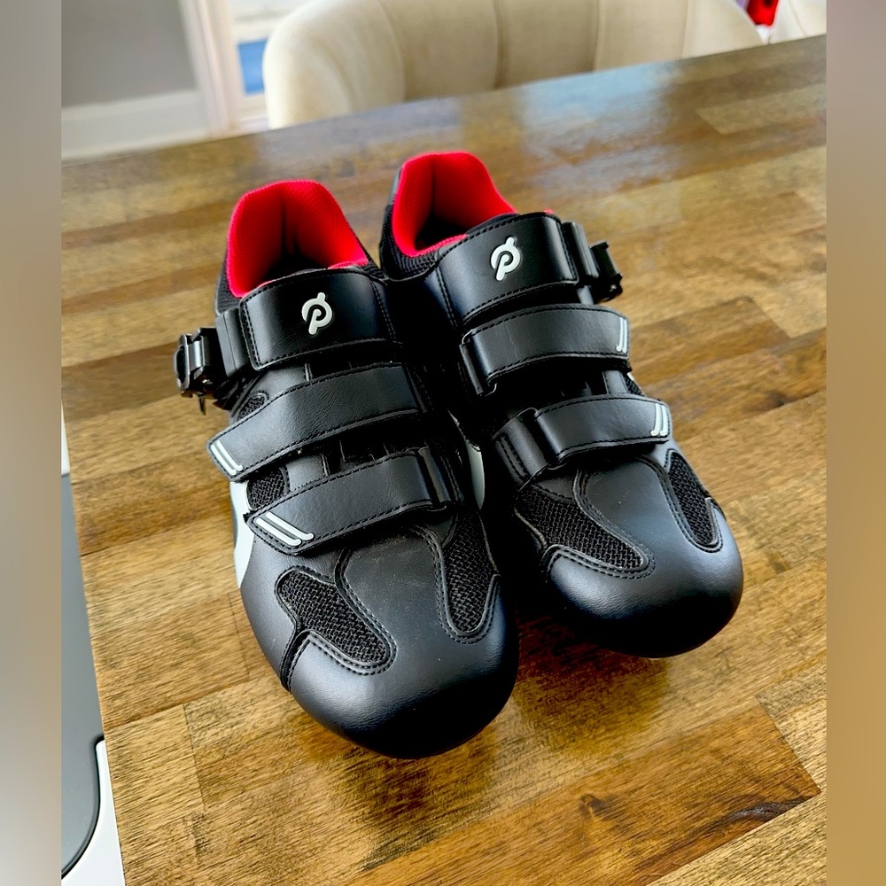 like new peleton shoes size 40 ( womens 8.5)